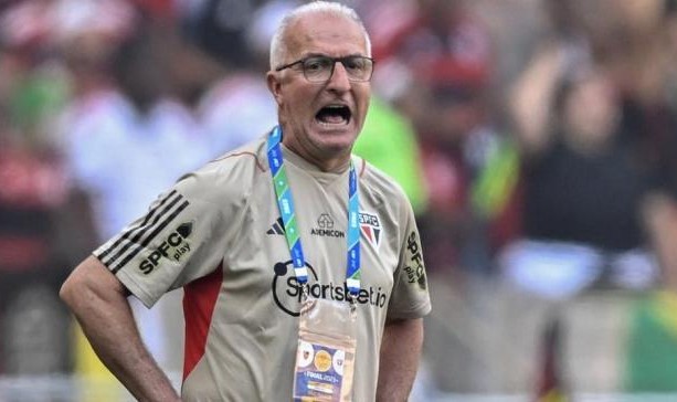 意昂体育-“安帅替代品”从前东家离任 巴西队新帅官宣在即