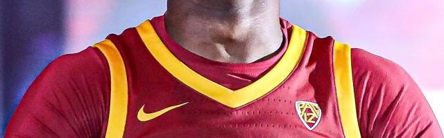 意昂体育入口-提前打招呼！詹姆斯：若赛程冲突会请假看儿子首秀