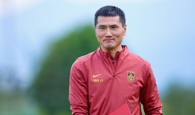 意昂体育-新帅邵佳一率队出征FIFA系列赛 国足迎关键热身考验