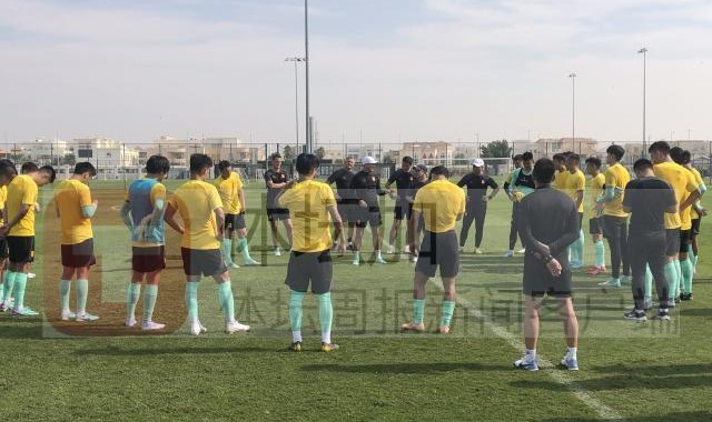 国足西征备战首场热身 扬科维奇称赞：表现很完美！